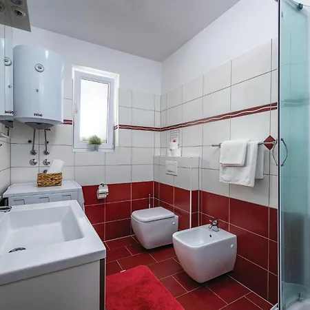 Nyaraló Stunning In With Wifi Lovrečica